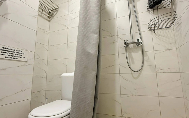 Апартаменты с балконом. 3 минуты до пляжа. Для четверых гостей.