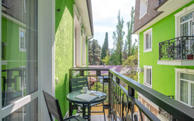 Red Apartments Art Layt Siti Bronte Apartments