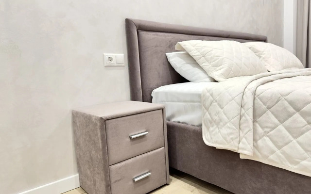 Na Pervomayskoy Ulitse 1 Apartments