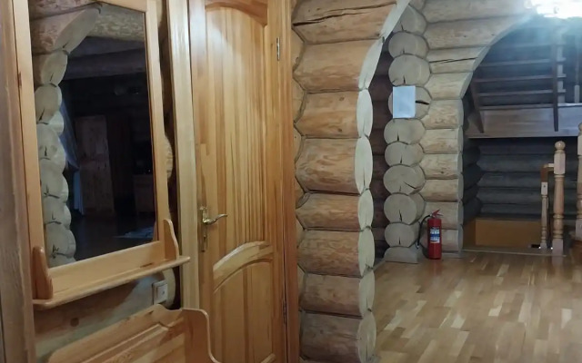 Частный дом Уница 300кв.м на первой линии озера Селигере