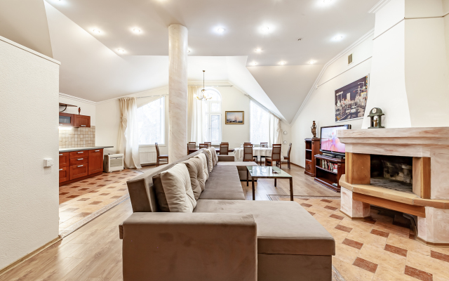 Ulitsa Belyakova 1a Private House