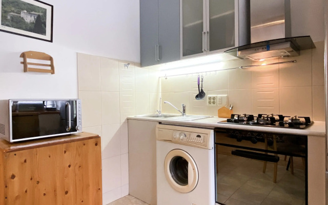 Na Bolshoy Oktyabryskoy Flat