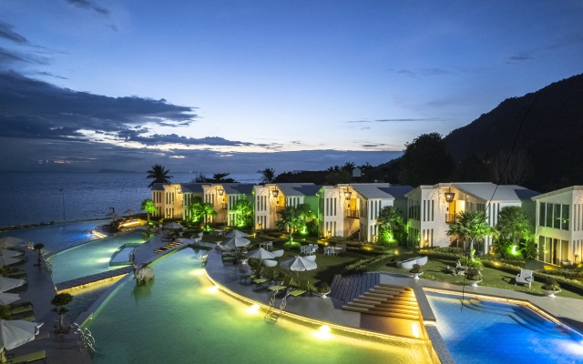 Vannee Golden Sands Beachfront Resort