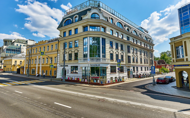 Golden Rooms Hotel