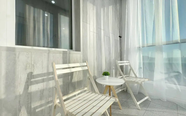 Квартира Уютная студия с панорамной лоджией