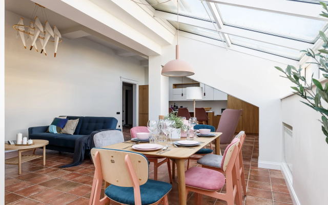 Апартаменты Hermitage Mansard 170 кв.м напротив Дворцовой Площади с Видом на Эрмитаж