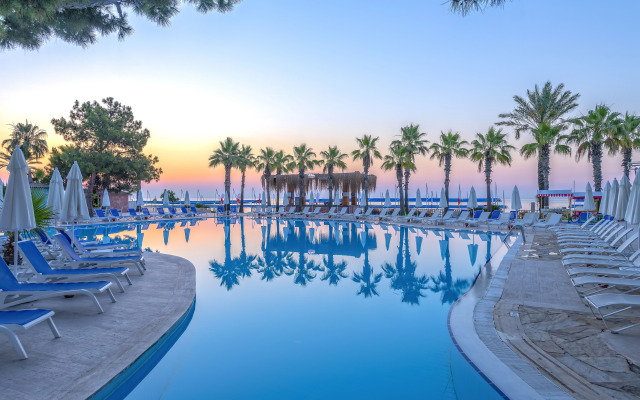 Loxia Comfort Resort Kemer