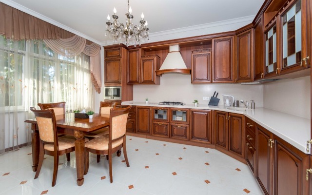 V Samom Tsentre Sochi Private House