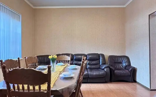 S Basseynom Private House