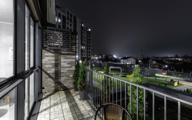 Flat Apartamenty V Tsentre S  Sostvennoy Terrasoy I Parkingom