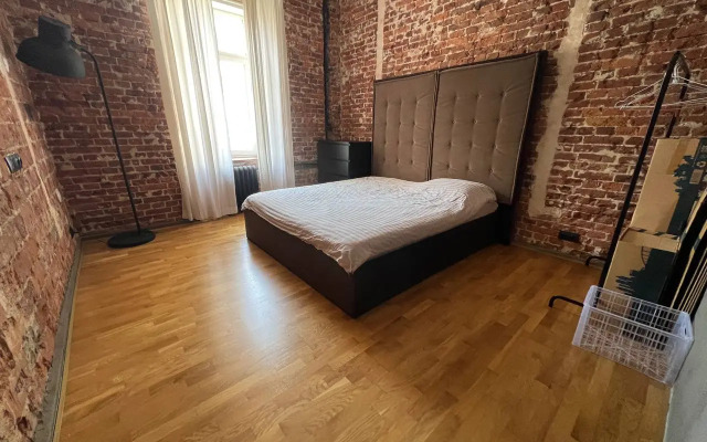 3-kh komnatnye apartamenty v stile loft v samom tsentre Apartments