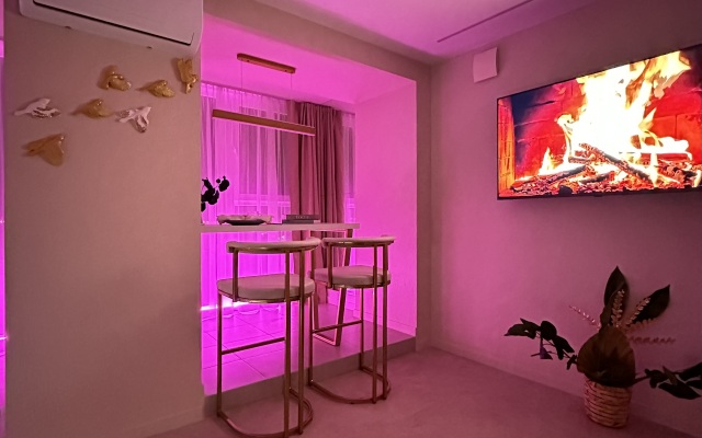 Vyshe Vsekh Flat