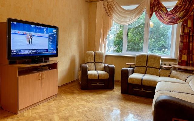 Servisnye apartamenty na ulitse Leyteyzena Flat