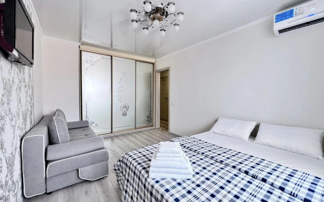 Odnokomnatnaya V Tstsentralnoy Chasti Goroda S Konditsionerom Flat