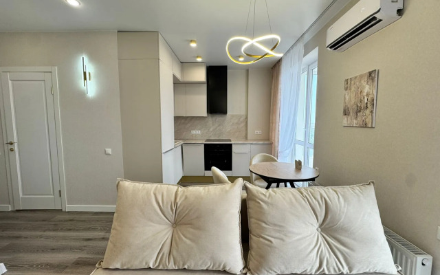 Studiya S Velikolepnym Vidom Na Reku Flat