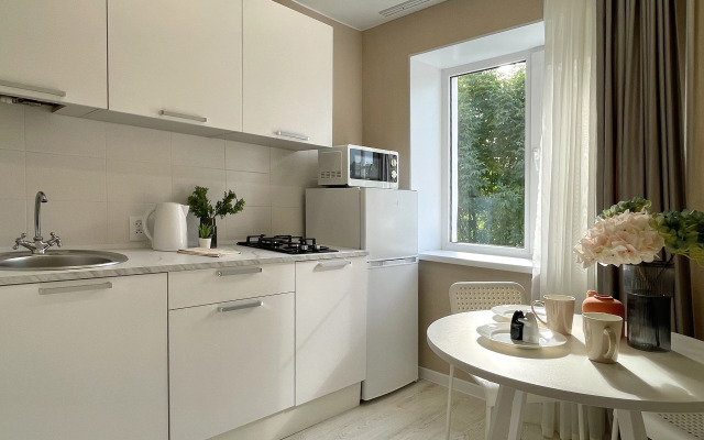 Na Novoluchanskoy Vozle Kremlya Flat