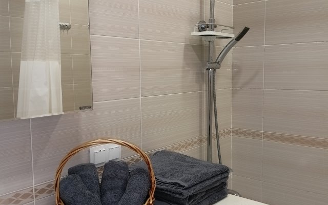2-Komnatnaya Kvartira S Otlichnym Remontom Flat