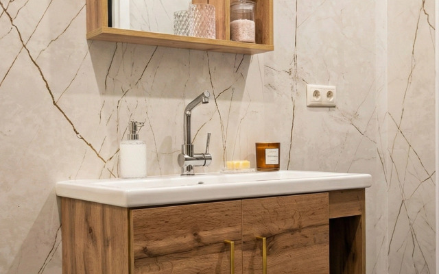 Квартира двухкомнатная только после ремонта в самом центре города