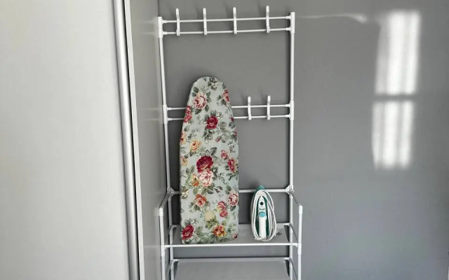 Uyutnaya Studiya S Balkonom I Basseynom Vo Dvore Flat