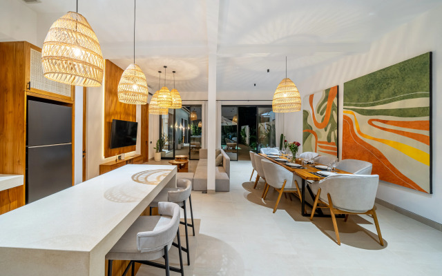 Novaya, 3 Spalni, Luchshee Raspolozhenie, Bolshoy Basseyn, Palma Villa
