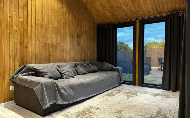 Частный дом Barn-House у леса с бассейном и банным чаном