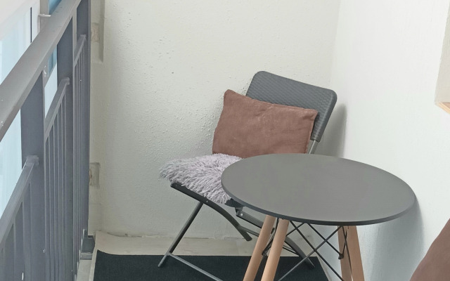 Квартира новая уютная студия на Берегу Иртыша