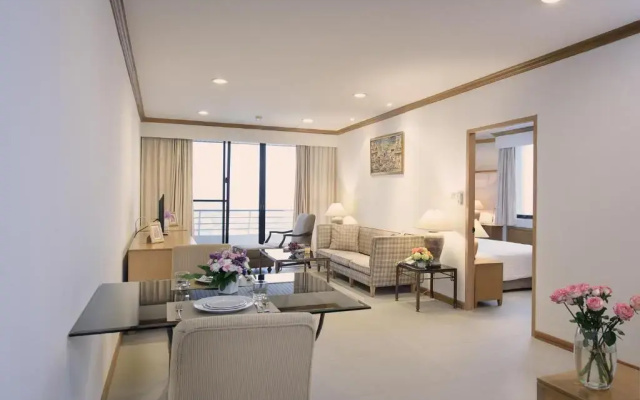 Отель Riverine Place and Residence