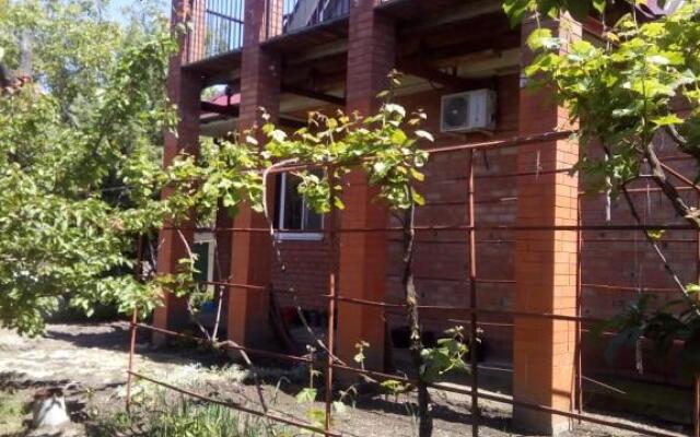 8 Sestyor Guest House