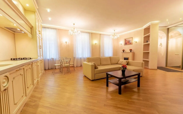 Na Ulitse Glinki 1 Flat