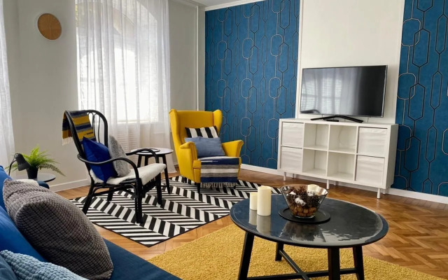 Na Prospekte Dzerzhinskogo 45 Flat