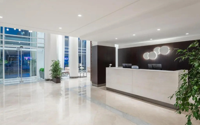 Landmark Suites Hotel