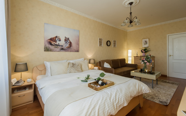 GM s Vidom na Zoopark i Moscow city Apartments