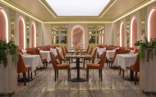 Amaks Premier Hotel
