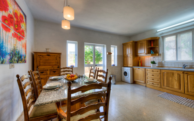050 Fantastic Family Fun Villa St Julians