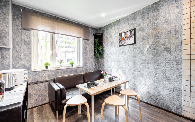 Na Ulitse Kedrova 19/1 Flat