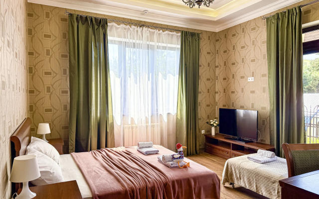 Na Kirova 14 Guest House