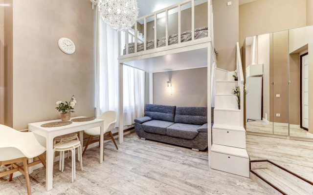 Апартаменты SweetHome на Мойке 40