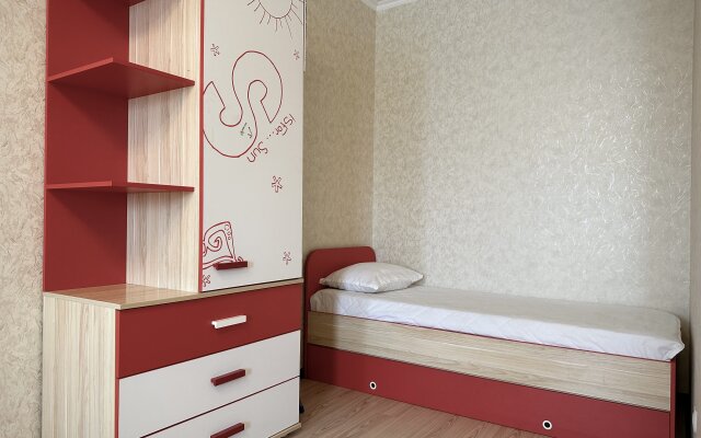 V Samom Tsentre Okolo Tsum Flat