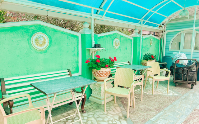 Paradiz Moreson Guest House