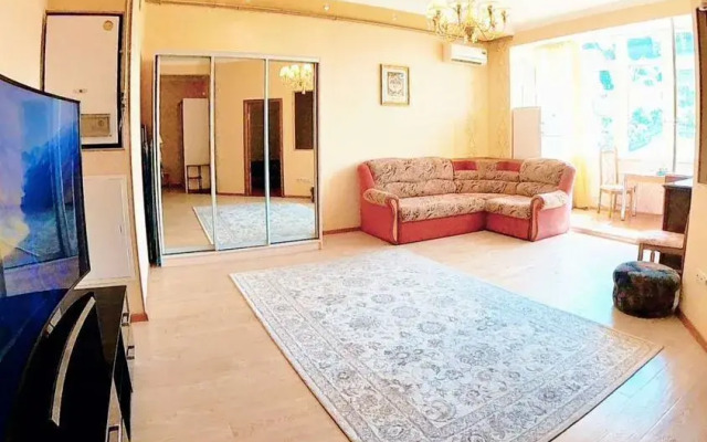 Na Pervomayskoy Ulitse 13 Apartments