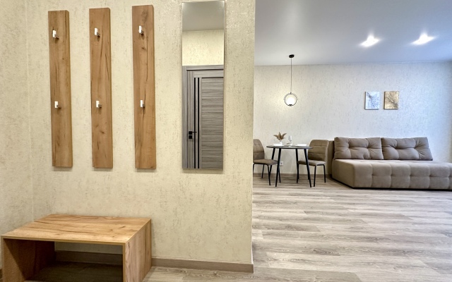 Evkalipt s Dizaynerskim Remontom v Sovremennom Rayone Apartments