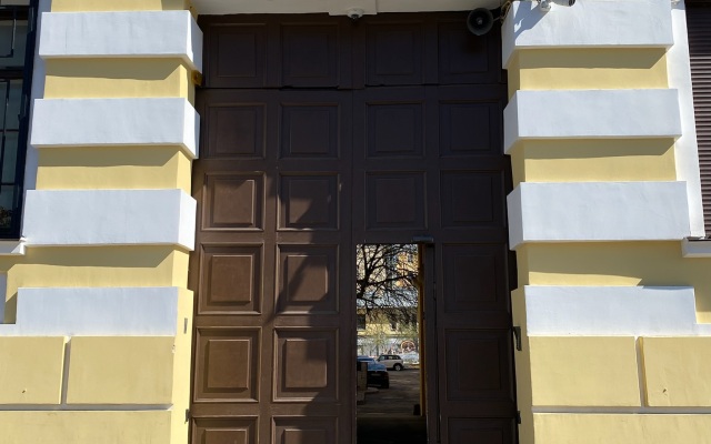 Trekhkomantnaya kvartira u letnego sada v Mozaichnom dvore Flat