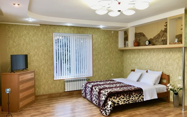 Na Ploschadi Zaharova Guest House