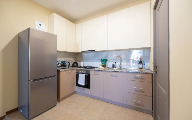 S Vidom na Reku i Gorod Apartments