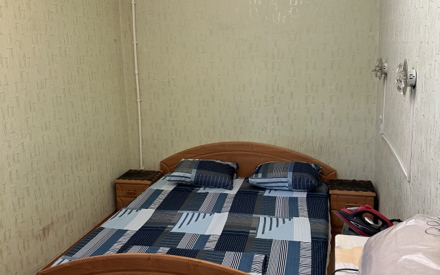 2-Kh Komntnaya Flat