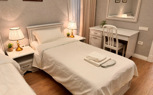 Апартаменты HISTORY 1888 Сentral Apartment & Excursions