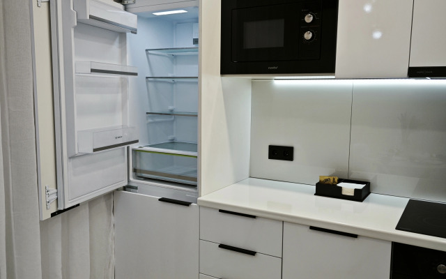 Warm White Flat