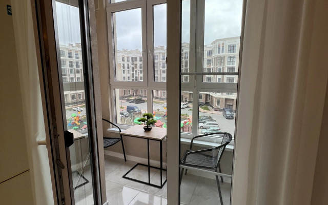 U Morya, Zapadny Plyazh Flat