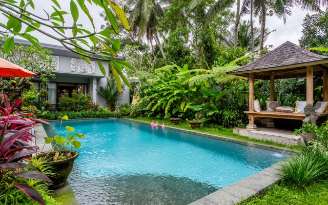 Chakola with Koi Pond Villa