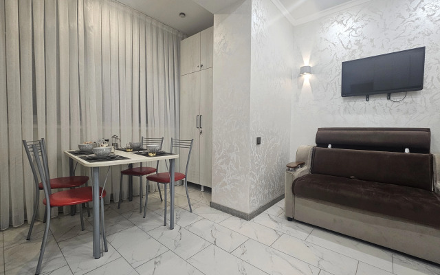 Raydas na Oranzhereynoy 17-1 Flat
